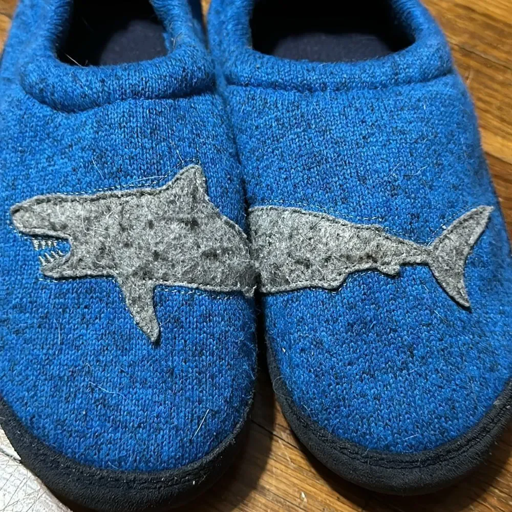 LL Bean Kids Sweater Fleece Slippers, Shark, Sz 3-4